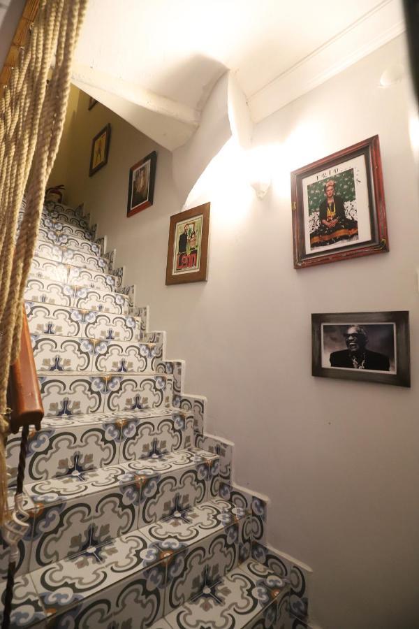 Gagarin Pub & Hotel Antalya Exterior foto